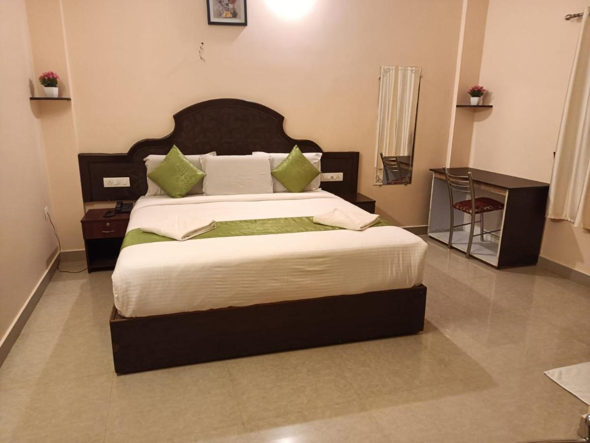 Ebenezer Plaza Hotel Nedumbassery