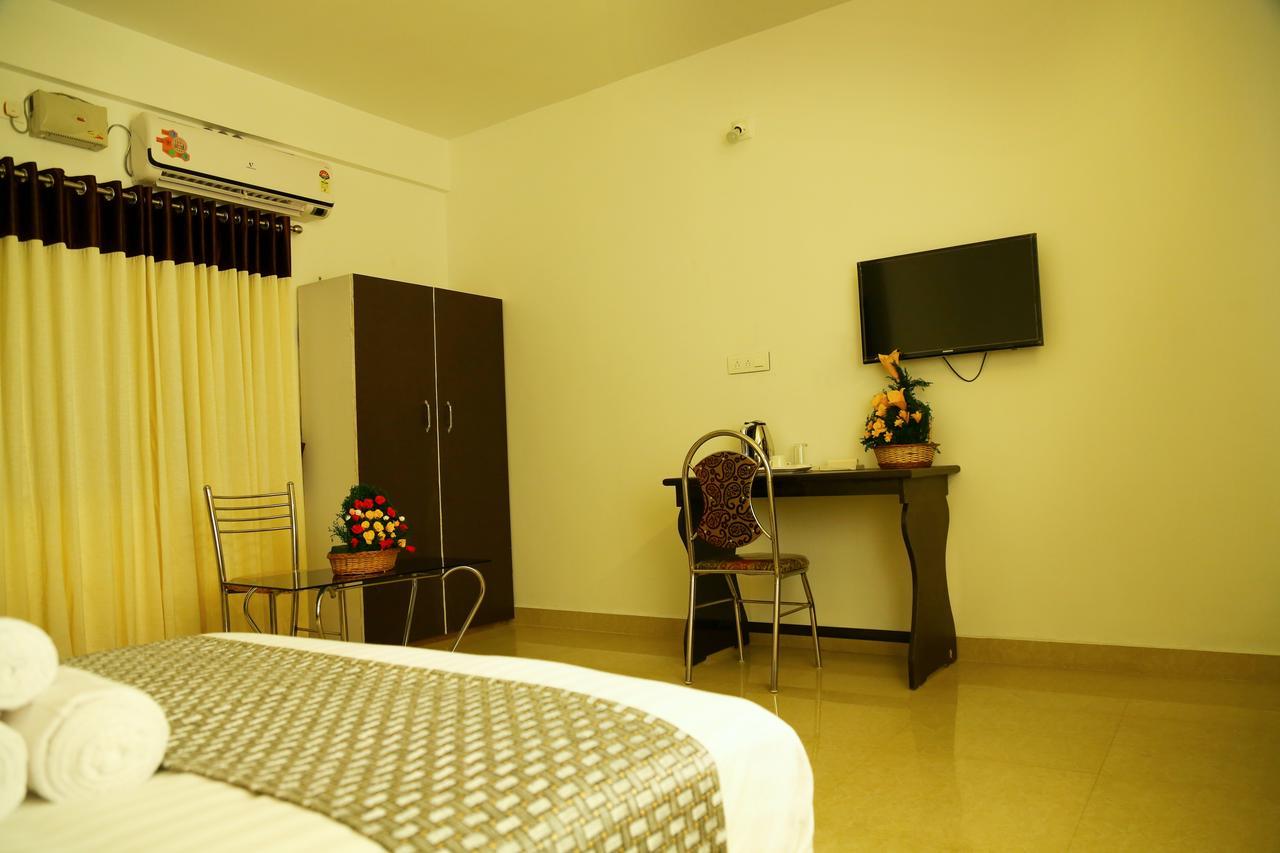Ebenezer Plaza Hotel Nedumbassery