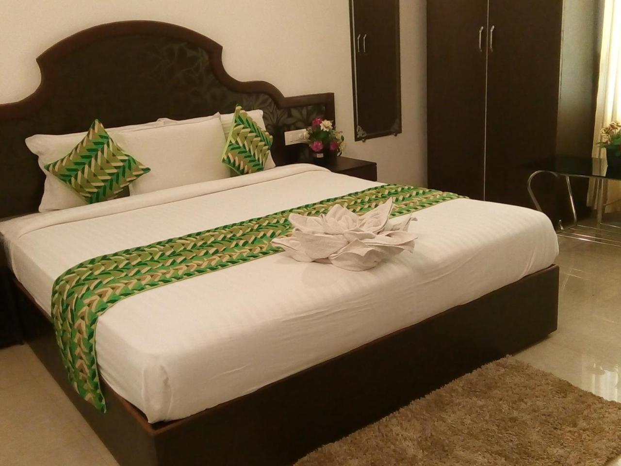 Ebenezer Plaza Hotel 3*